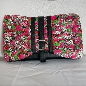 Shoe dazzle skull crossbody purse